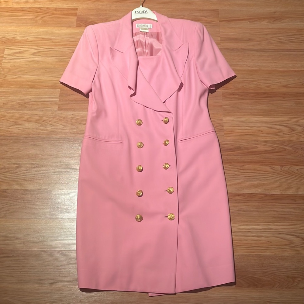 Vintage ESCADA pink short sleeve dress with gold buttons
